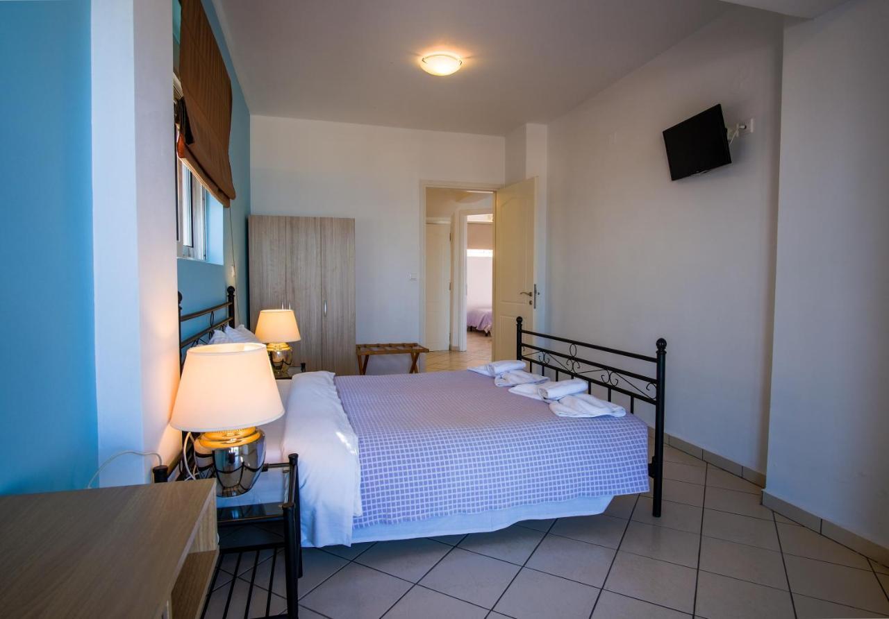 Blue Villas Agia Marina  Bagian luar foto